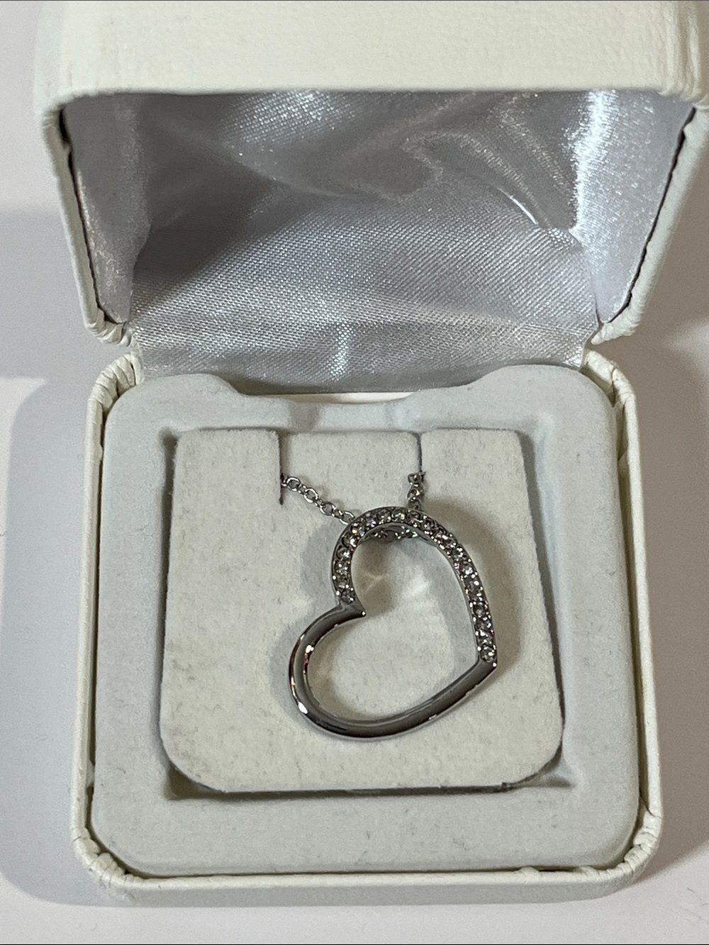 NIB Vintage BiJoux Silver Floating Heart Necklace